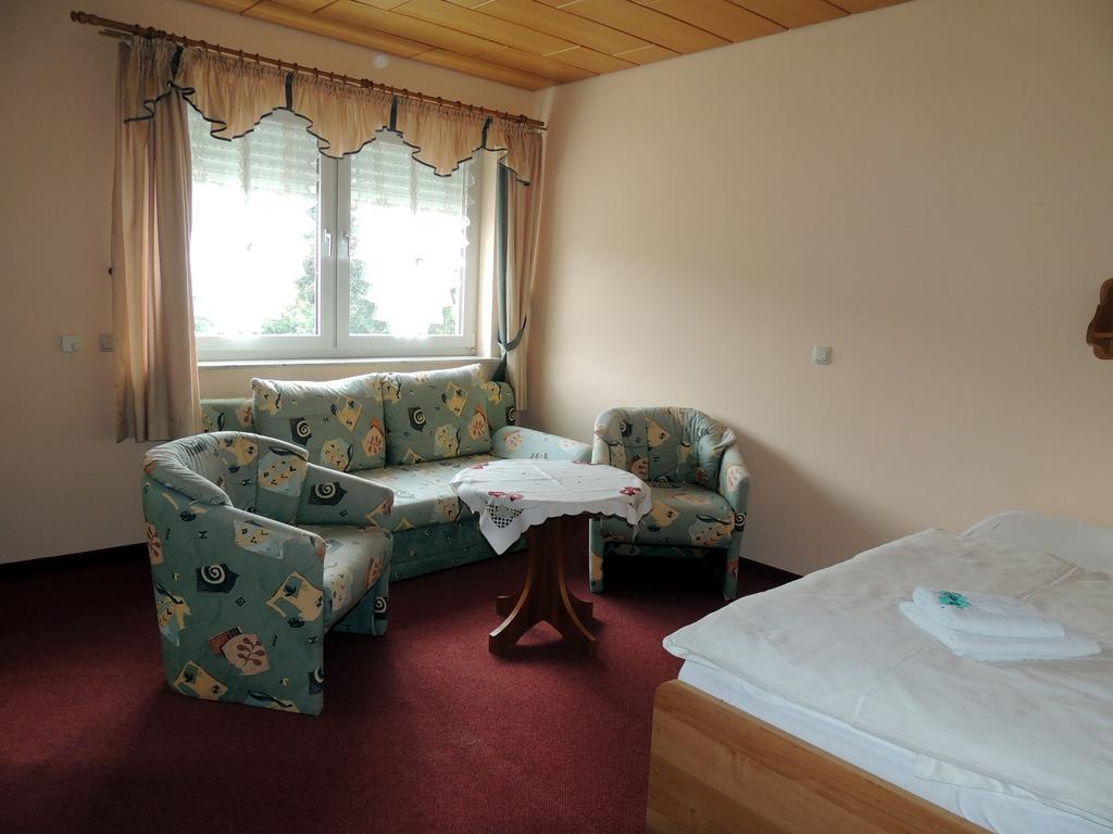 Gaestehaus Am Hirtenberg Breitenbrunn  Dış mekan fotoğraf
